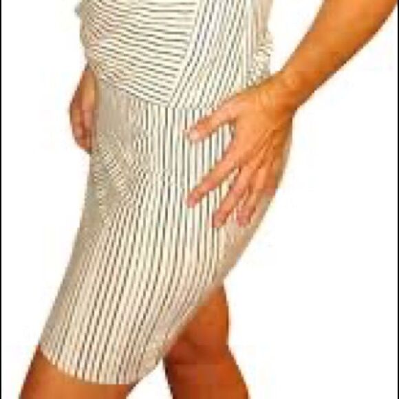 Derek Lam Linen Blend Drop Hem Striped
Relaxed Casual Dress Cream - Picture 16 of 16